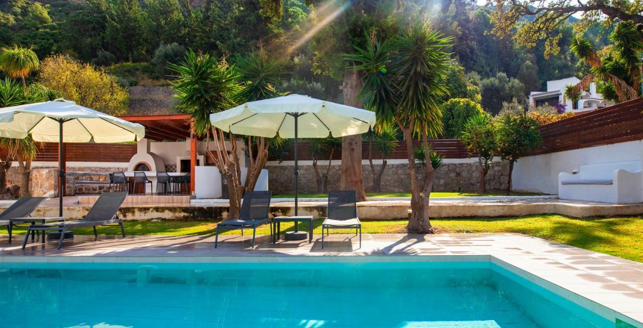 Bella Foresta Villa II Ixia  Luaran gambar